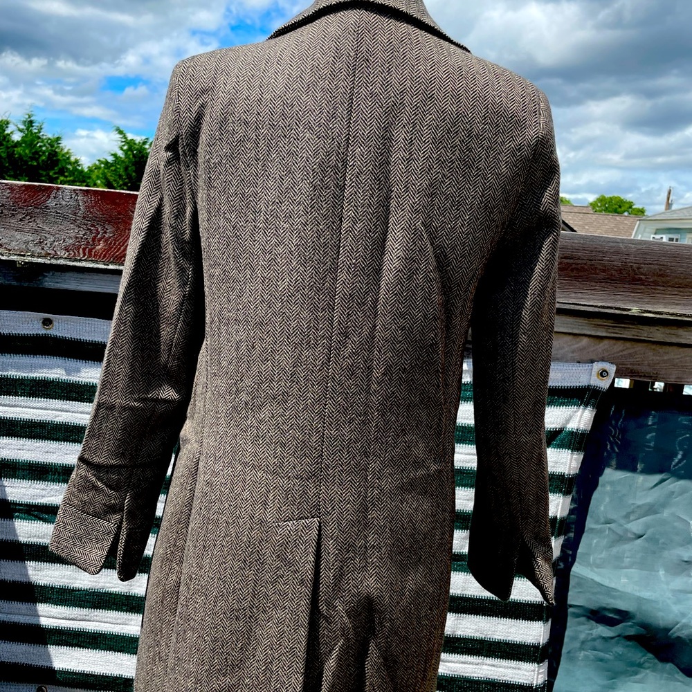 Vintage button down trench! Amazing detail!